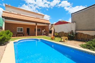 Casa a Avinguda sant antoni 63. Casa unifamiliar en venta en llombai (valencia)