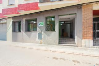 Local Comercial a Carrer major 77. Local en venta en catadau, carrer major 77a