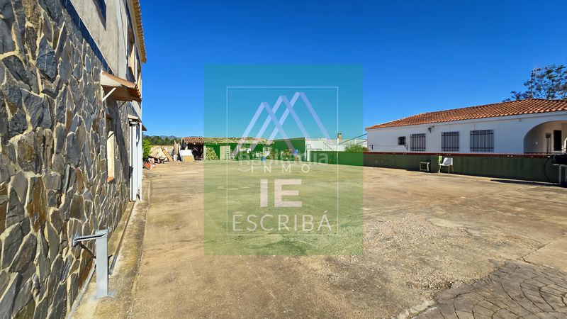Foto 5080d757-4901-45a2-9833-818a5889a93b. Xalet amb xemeneia calefacció aparcament piscina a Catadau