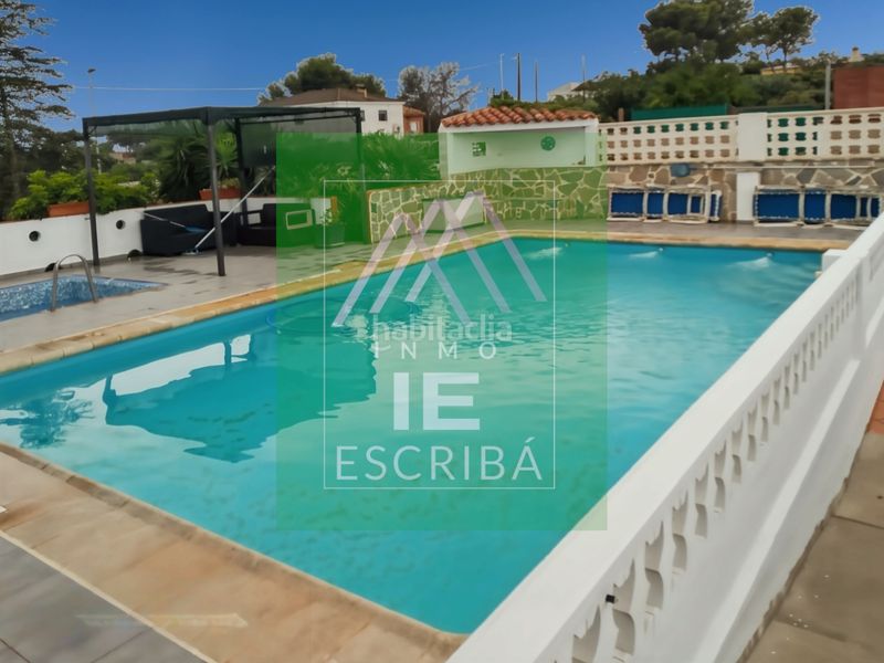 Foto 5d28ff24-f425-425a-9f4a-62cc9e426837. Xalet amb xemeneia calefacció aparcament piscina a Catadau