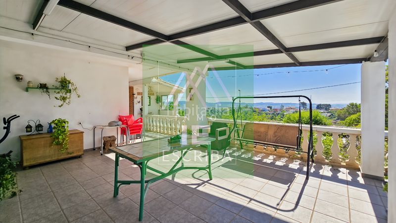 Foto a36d6fa0-3af8-463c-9390-41e8ef682e16. Xalet amb xemeneia calefacció aparcament piscina a Catadau