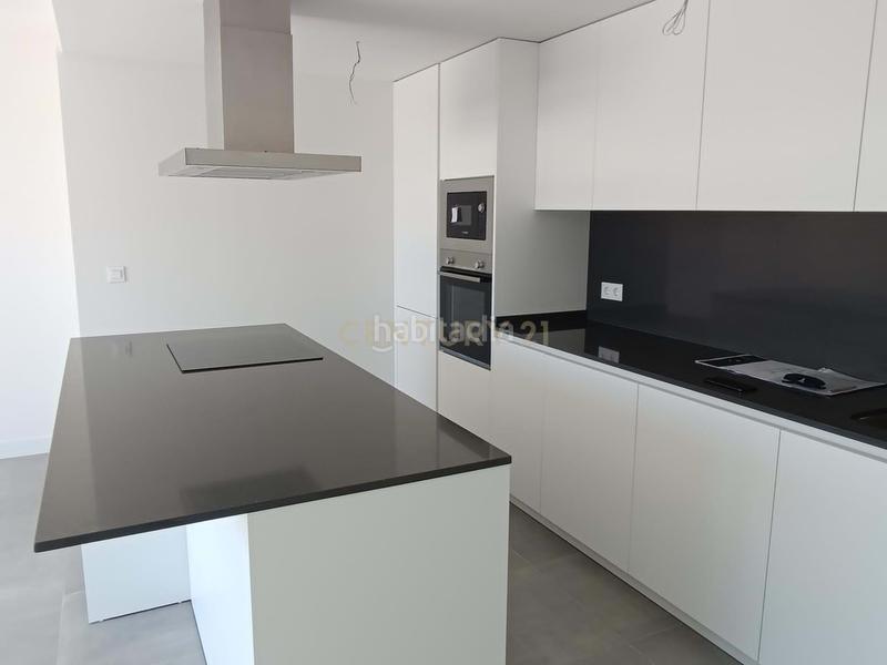 Foto f3330bed-9b8e-4686-b772-37bb0d18e868. Piso en Parque Central Estepona