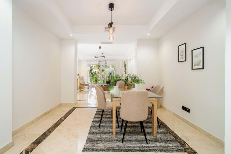 Foto 1b57f579-e0b2-4748-9d1f-bdd6afbf3d72. Piso en calle lago de los cisnes en Nagüeles Alto Marbella