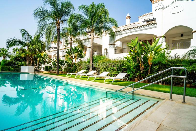 Foto 1d92749b-1713-4a45-8fd5-b1f37d935522. Piso en calle lago de los cisnes en Nagüeles Alto Marbella