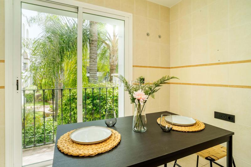 Foto 31ba875d-9e9d-4c66-b1a6-ea10bd00fb98. Piso en calle lago de los cisnes en Nagüeles Alto Marbella