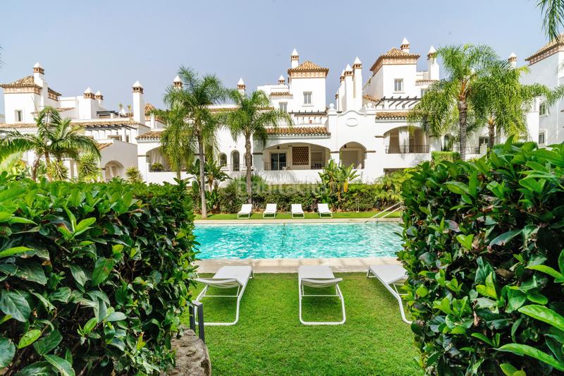 Foto 988034ed-cf52-4e3e-b6c2-712d0df460f7. Piso en calle lago de los cisnes en Nagüeles Alto Marbella