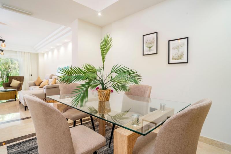 Foto dd4e0437-a508-4955-bab8-1565848e21a6. Piso en calle lago de los cisnes en Nagüeles Alto Marbella