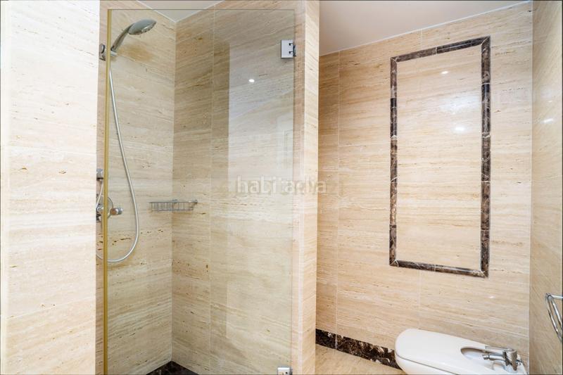 Foto f4f8b929-ac88-40bb-968b-36973067d4b2. Piso en calle lago de los cisnes en Nagüeles Alto Marbella
