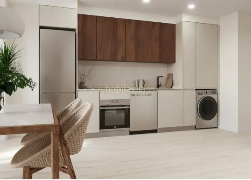 Foto 1d40bd05-08cb-408f-ac29-9a081b7d076e. Apartamento en calle pino moderno apartamento , excelente ubicación en Benalmádena