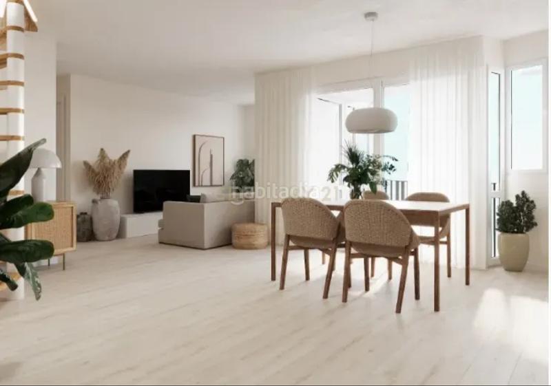 Foto 810d819c-6e28-46b9-b08d-a812377fb9b9. Apartamento en calle pino moderno apartamento , excelente ubicación en Benalmádena