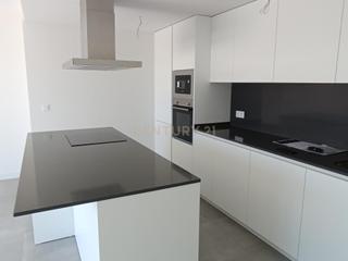 Apartamento en Estepona, spain. Ático moderno en málaga con vistas al mar y montaña