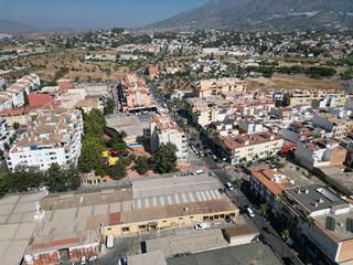 Local commercial à Avenida de mijas, las lagunas, spain 7. Oportunidad única en el corazón de mijas  nave industrial con vi