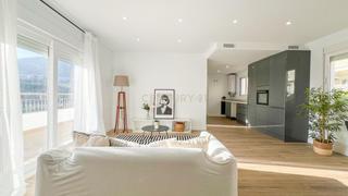 Apartamento  Calle vela, 54, benalmádena, spain. Ático reformado con vistas al mar, la montaña y al campo de golf