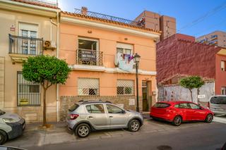 Apartament  Cl miguel marquez 17fuengirola (málaga). Apartamento de 1 dormitorio en venta en fuengirola  a solo 150 m
