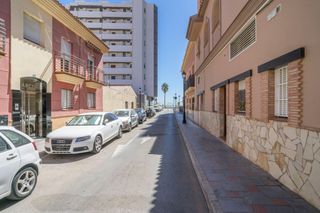 Flat in Cl miguel marquez 17fuengirola (málaga) 17. Apartamento a 150 m de la playa en fuengirola