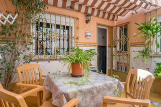 Apartament  Cl miguel marquez 17fuengirola (málaga). Apartamento en planta baja en venta en fuengirola  a solo 150 me