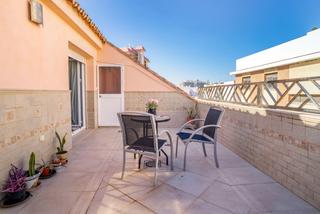 Appartement à Cl miguel marquez 17fuengirola (málaga) 17. Ático dúplex en venta en fuengirola  a solo 150 metros del mar