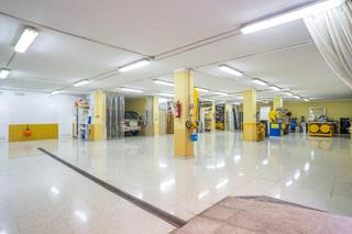 Local commercial à Calle río campanillas, fuengirola, spain 25. Amplio almacén en mijas, málaga  oportunidad única