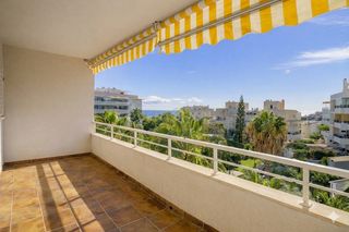 Flat in Calle bahía, 2, benalmádena, spain. Piso de 3 dormitorios en urbanización privada con terraza, vista