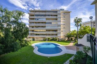 Piso  Calle bahía, 2, benalmádena, spain. Piso en venta de 3d en arroyo de la miel en urbanización privada