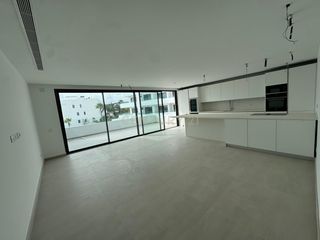 Apartament a Urbanizacion sup, 1h, 29693, málaga, spain. Vistas al infinito lujo y exclusividad en el corazón de estepona