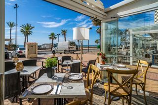 Traspàs Local Comercial a Paseo marítimo rey de españa, 99, fuengirola, spain. Exclusivo traspaso con licencia de restaurante en primera línea