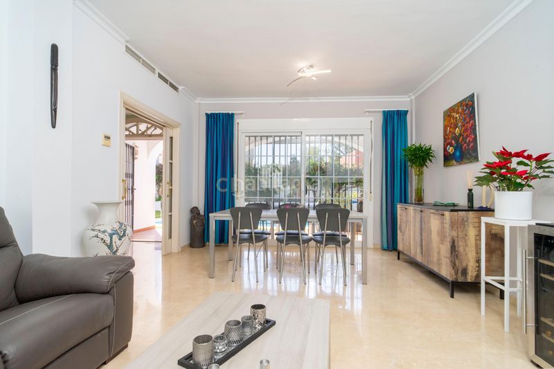 Foto a3de5caa-b857-432a-935a-b8138dd314fb. Casa in cm condesa 26 Fuengirola (málaga) in Castillo Sohail - Myramar Fuengirola