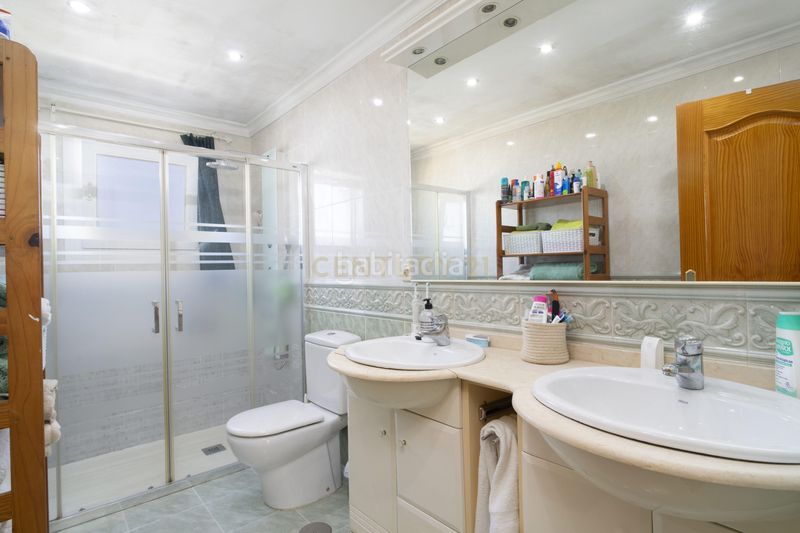 Foto 52cbf6c1-0a9d-45f6-8cbb-2f3d542bf646. Casa adossada a Campanillas Málaga