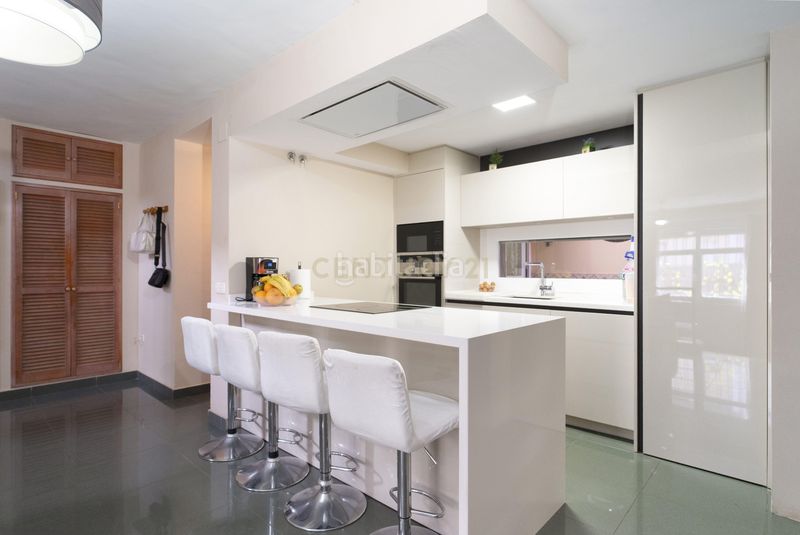 Foto 88303bbb-f8b1-40c3-9920-05ea35073ec1. Casa adossada a Campanillas Málaga