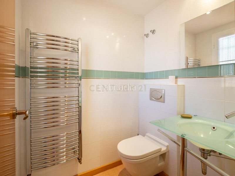 Foto b4716756-780e-4472-bb97-39df20892b68. Casa amb aparcament piscina a Los Pacos Fuengirola