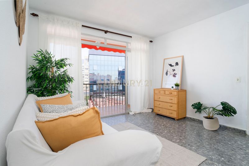 Foto 52deb178-8b94-4dd3-b9f8-c398c5c59bd5. Piso en calle alonso de bazán piso en Playa Bajadilla - Puertos Marbella