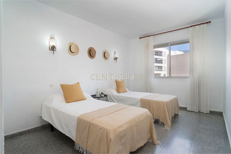 Foto 717660ab-efaf-4cfe-9ab1-75b029ce380f. Piso en calle alonso de bazán piso en Playa Bajadilla - Puertos Marbella