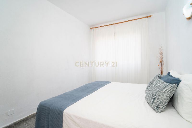 Foto eb6531ef-929d-4c2d-bcf0-d668a130256b. Piso en calle alonso de bazán piso en Playa Bajadilla - Puertos Marbella