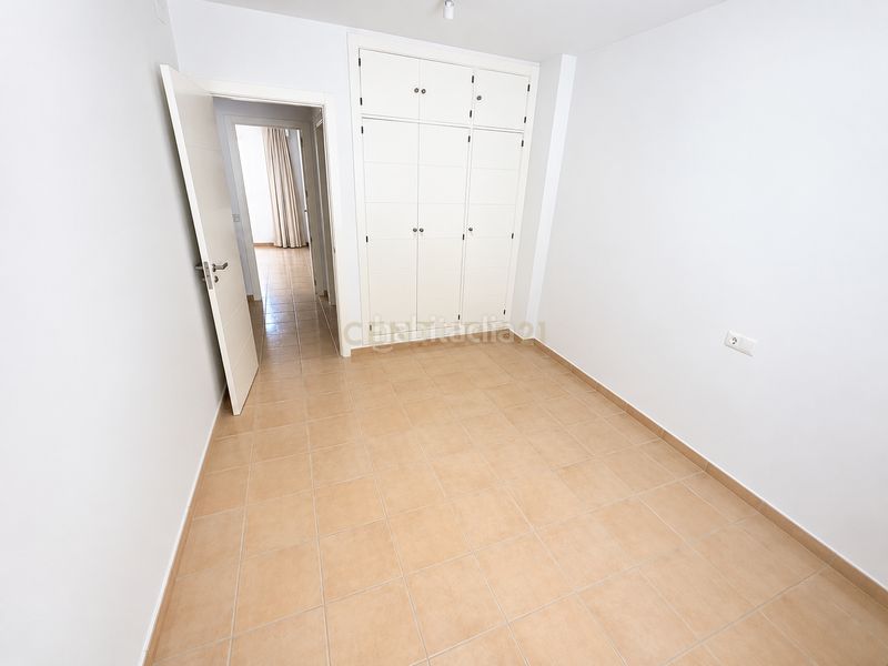 Foto a7f2e633-9f8e-4c89-bb3d-aec08009e8ae. Casa adossada a calle don quijote a Torremuelle Benalmádena