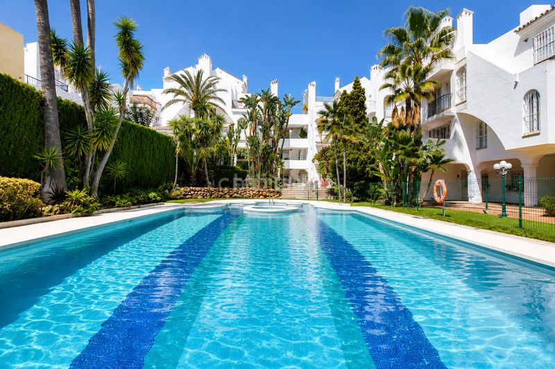 Foto f23ed1fe-1d7a-4fcf-ad94-0b48586dc96d. Duplex in av. piedramar in Nagüeles Alto Marbella
