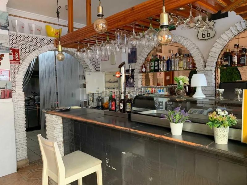 Foto 793c0394-e586-4583-9341-037497605192. Traspaso local comercial en calle sagitario traspaso restaurante con amplia terraza en arroyo de la miel en Benalmádena
