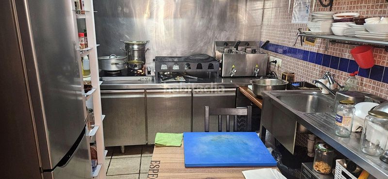 Foto c275195a-e8b3-4b99-9771-91e52f8e6d50. Traspaso local comercial en calle sagitario traspaso restaurante con amplia terraza en arroyo de la miel en Benalmádena