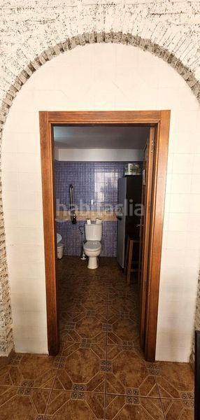 Foto f4241c4d-5064-499d-bfb4-8f5ec6277276. Traspaso local comercial en calle sagitario traspaso restaurante con amplia terraza en arroyo de la miel en Benalmádena