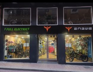 Traspàs Local Comercial a Calle salitre, 26, distrito centro, 29002 málaga, spain. Traspaso de negocio especializado en movilidad eléctrica urbana
