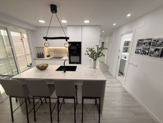 Flat  Avenida juan de austria. Piso en venta en av. juan de austria