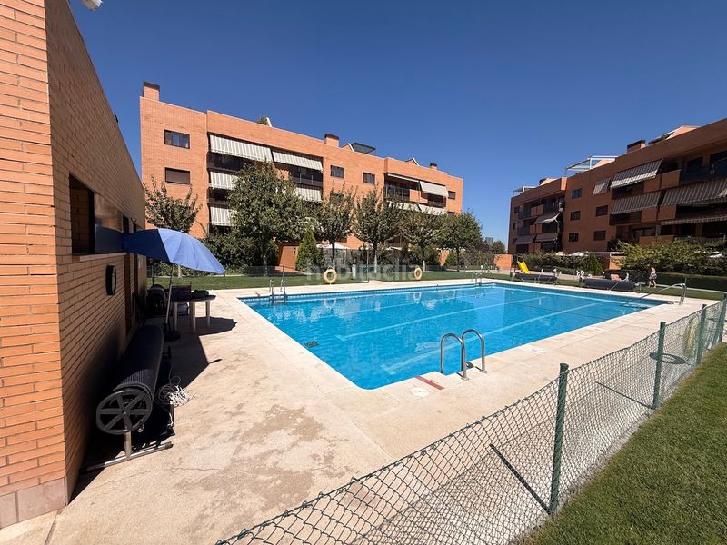 Foto b3c30cf0-15e4-4166-bf53-fdffb86f3d23. Lloguer àtic amb piscina a Yebes - valdeluz Yebes