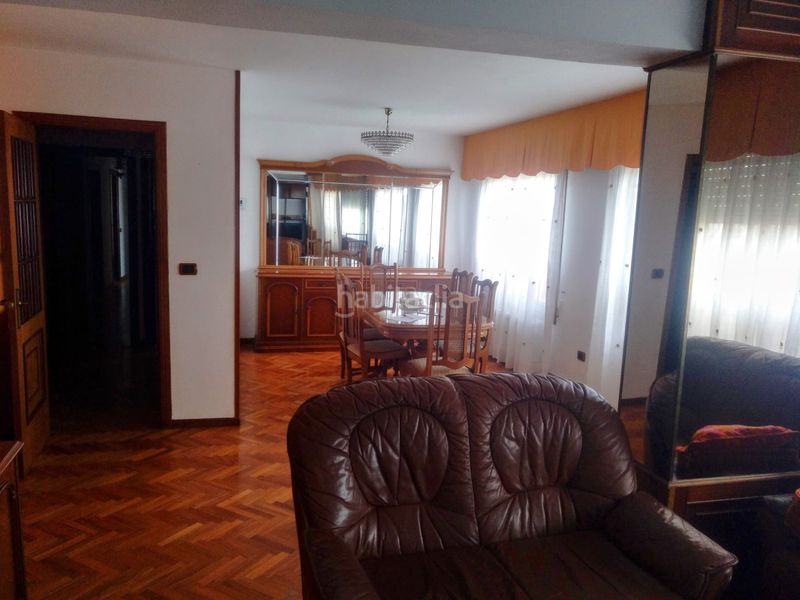 Foto e52825b6-eb42-44be-aecf-70237da0a8b7. Alquiler piso vivienda ideal estudiantes en Riazor - Visma Coruña (A)