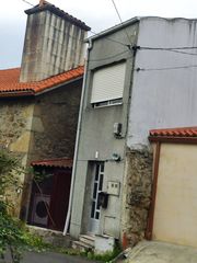 Maison jumelée à Arteixo Pueblo. Casa en venta para reformar