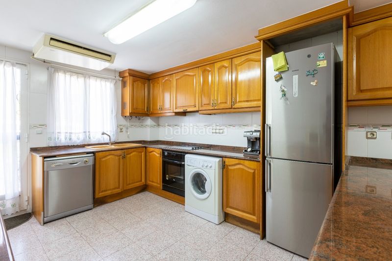 Foto 5159f72d-2f8b-4755-adf3-33b4d295c8e6. Casa amb xemeneia calefacció aparcament a Benimàmet Valencia