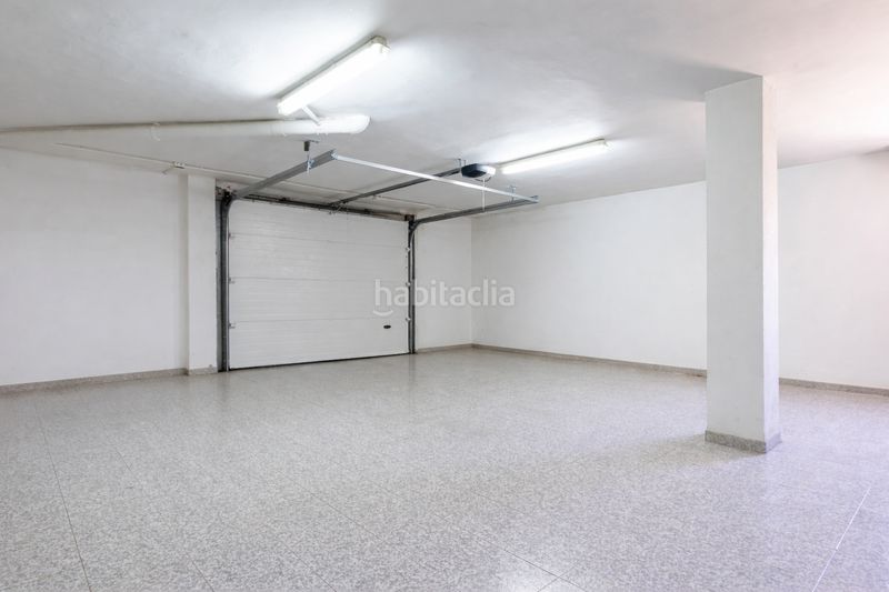 Foto c21d833a-78f9-4953-88d2-8237b2801fb7. Casa amb xemeneia calefacció aparcament a Benimàmet Valencia