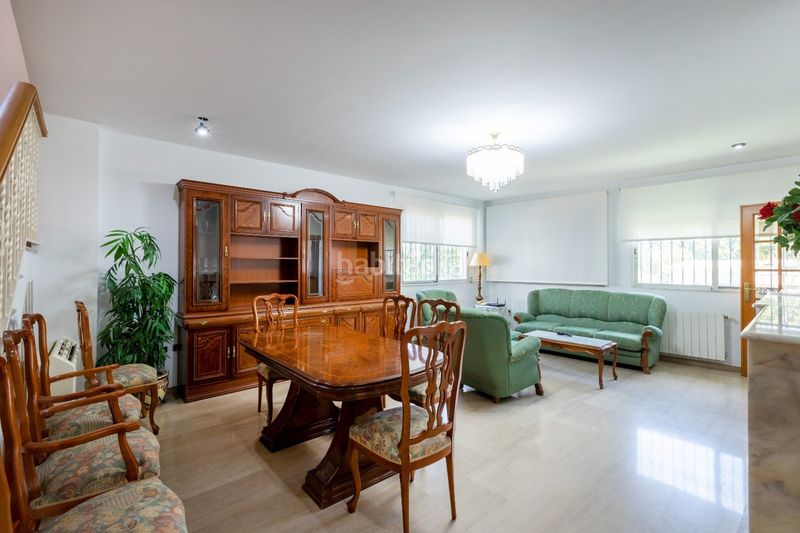 Foto c3b1ae56-947d-46f9-a96a-53a8fd8b220e. Casa amb xemeneia calefacció aparcament a Benimàmet Valencia
