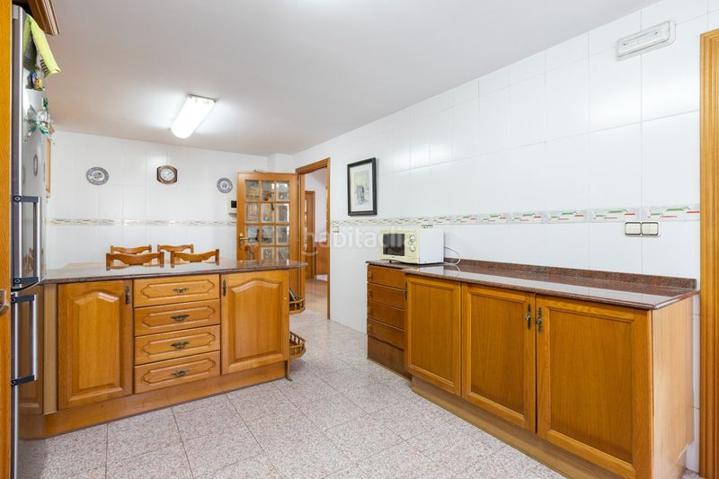 Foto ce5bb56c-e502-4668-91f7-c0f24b1dcb9b. Casa amb xemeneia calefacció aparcament a Benimàmet Valencia