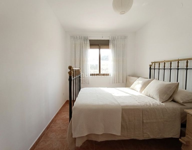 Foto b060f9f5-65a4-4978-98ef-bd6527b4bc10. Casa amb xemeneia a Alcaraz