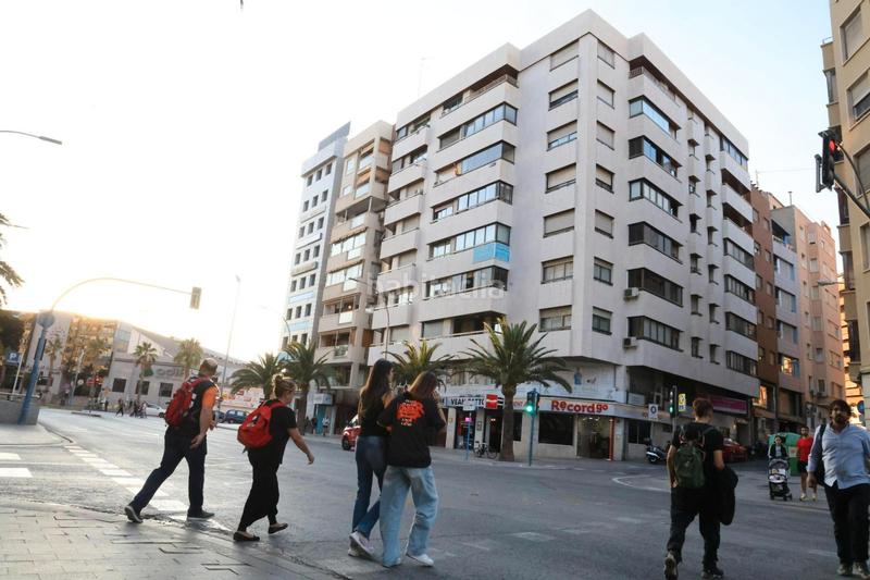 Foto 081f30bf-cd81-45e0-acd5-0d98dd269524. Local commercial avec chauffage dans Ensanche-Diputación Alicante