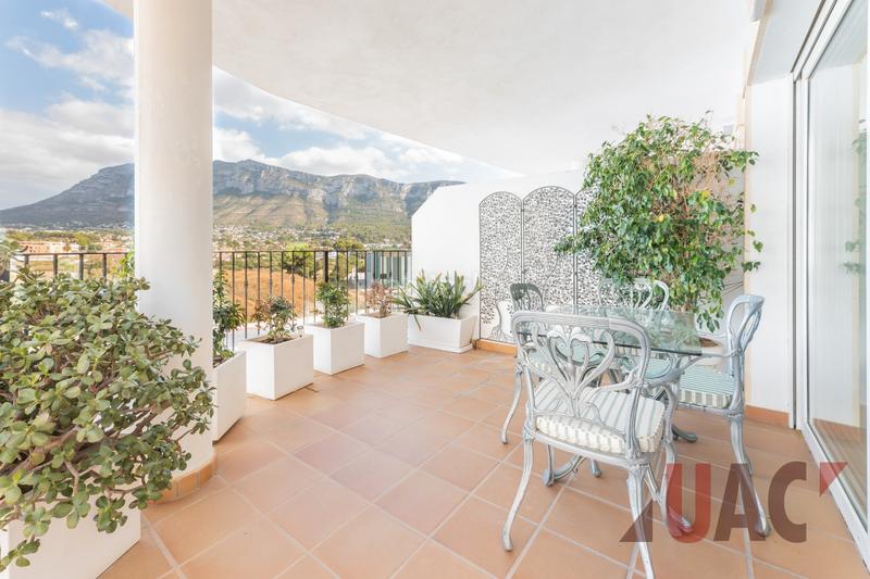 Foto 39ae1f60-4541-488b-a616-dd041e65255d. Piso  con terraza espectacular y vistas al montgó en denia en Dénia